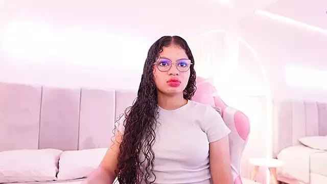 Explore our live girls sluts from our Custom and Multi clubs and checkout exclusive access to highly interactive content, such as shape, hair, titties, pussy type and many more.