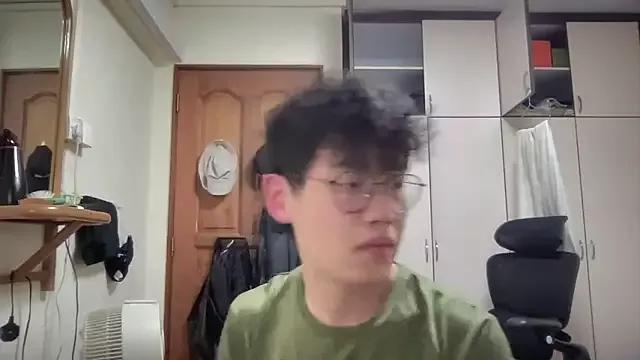 Passionatetwink2 from StripChat