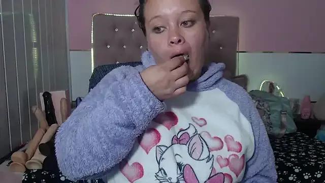 Explore our live girls sluts from our Custom and Multi clubs and checkout exclusive access to highly interactive content, such as shape, hair, titties, pussy type and many more.