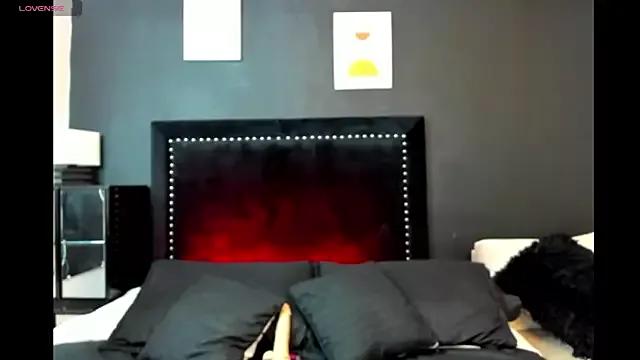 Explore our live girls sluts from our Custom and Multi clubs and checkout exclusive access to highly interactive content, such as shape, hair, titties, pussy type and many more.