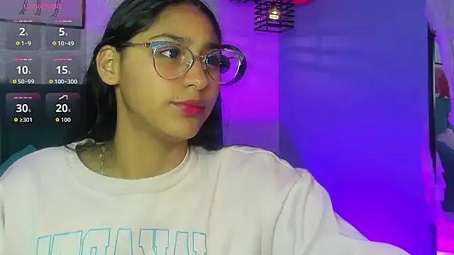 Explore our live girls sluts from our Custom and Multi clubs and checkout exclusive access to highly interactive content, such as shape, hair, titties, pussy type and many more.