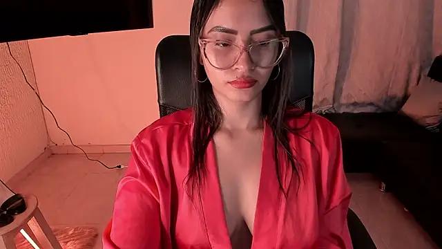 Explore our live girls sluts from our Custom and Multi clubs and checkout exclusive access to highly interactive content, such as shape, hair, titties, pussy type and many more.