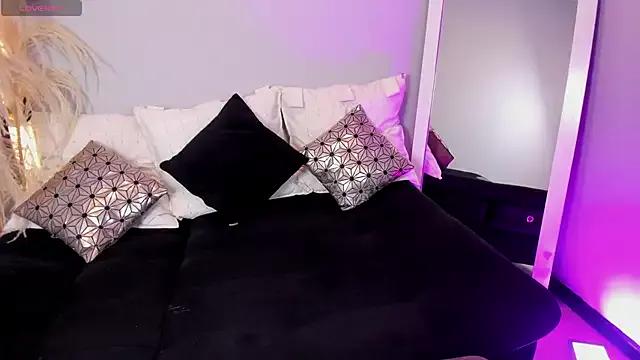 Explore our live girls sluts from our Custom and Multi clubs and checkout exclusive access to highly interactive content, such as shape, hair, titties, pussy type and many more.