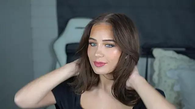Peachxlush from StripChat is Freechat