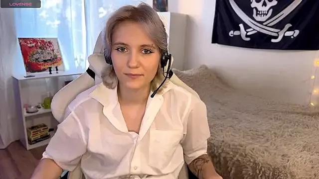 PearlineCallison from StripChat is Freechat