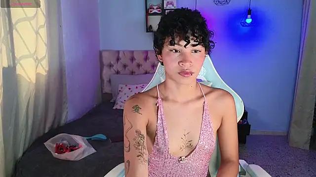 Peggy_Funn from StripChat