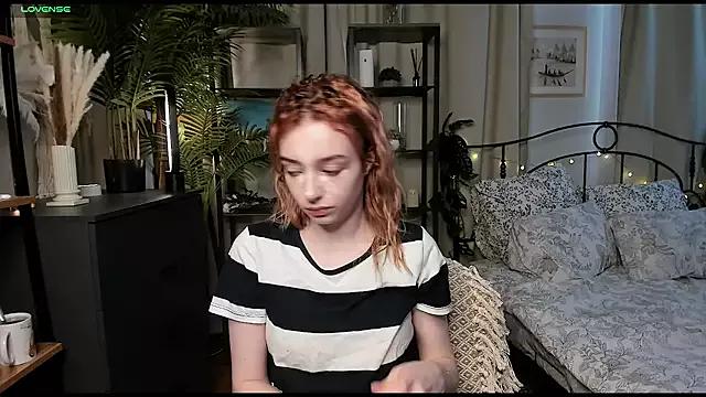 PeggyDrake from StripChat