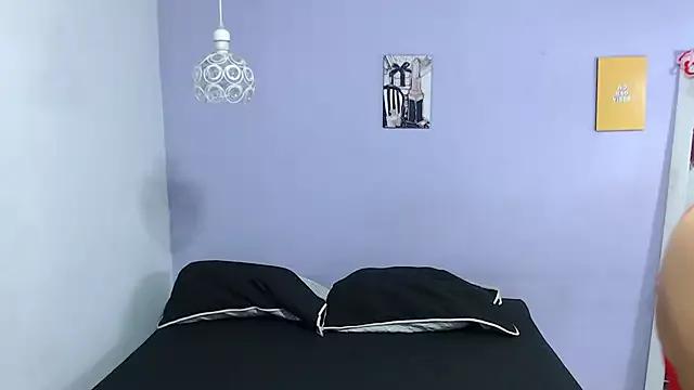 penelope_gucci1 from StripChat