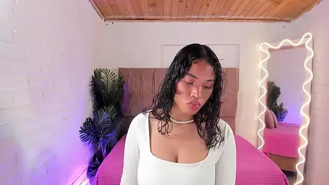 penelope_tay1 from StripChat