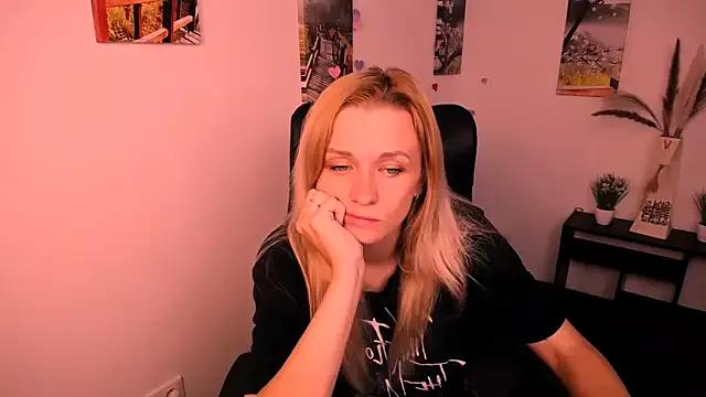PeppyMia from StripChat