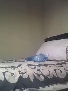 PetiteSquirtQueen from StripChat is Freechat