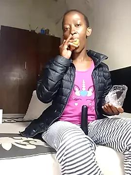 PetiteSquirtQueen from StripChat is Freechat