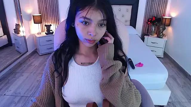 pettit_courtny from StripChat
