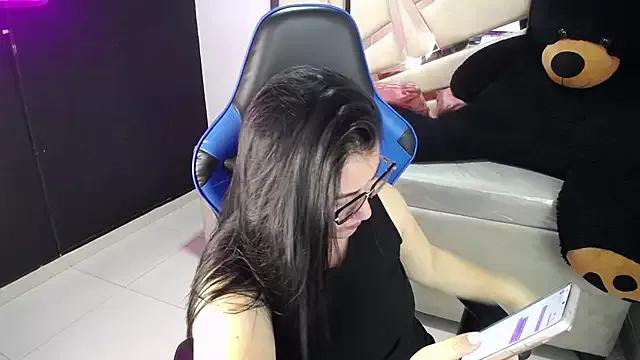 Explore our live girls sluts from our Custom and Multi clubs and checkout exclusive access to highly interactive content, such as shape, hair, titties, pussy type and many more.