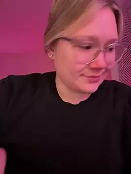 PiggyRose from StripChat