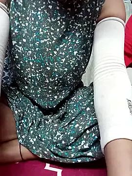Pihu102 webcams show profile image 