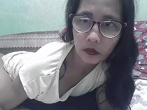 Photos of Pinay-skinnyMomm12 from StripChat is Freechat