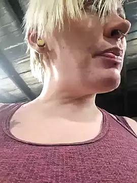 PinkTheHawk webcams show profile image 