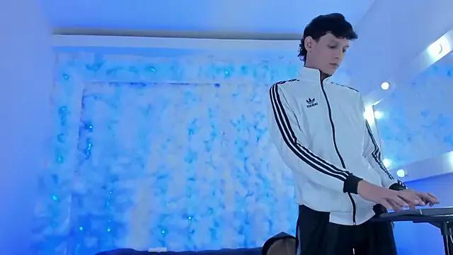 Play_boys_Hot2 from StripChat is Freechat