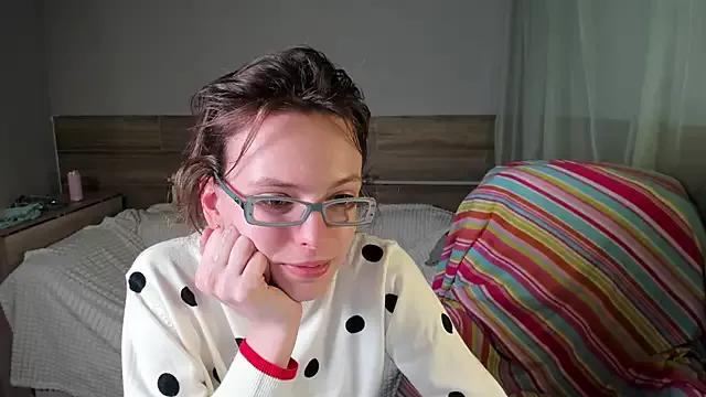 Explore our live girls sluts from our Custom and Multi clubs and checkout exclusive access to highly interactive content, such as shape, hair, titties, pussy type and many more.