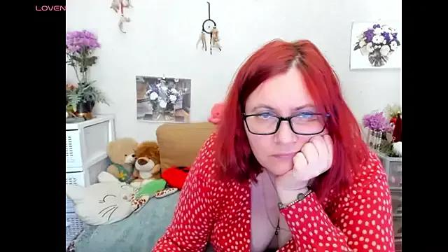 Explore our live girls sluts from our Custom and Multi clubs and checkout exclusive access to highly interactive content, such as shape, hair, titties, pussy type and many more.