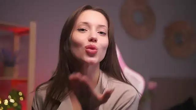 Polly_Plush19 from StripChat
