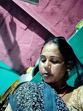 Pooja750 from StripChat
