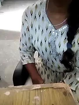POOJA999 webcams show profile image 
