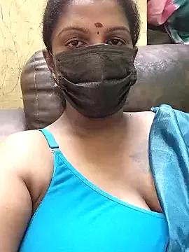 poojaa-rani from StripChat