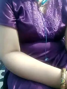 Poojadarlingg0 from StripChat