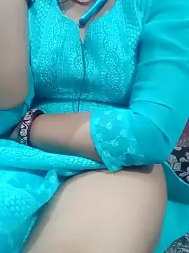 Poojadarlingg0 from StripChat