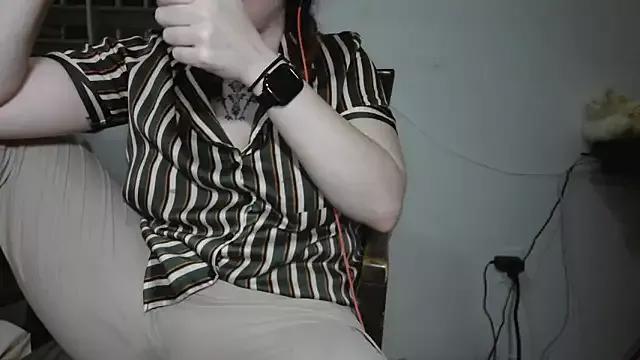 poppergirl69 from StripChat