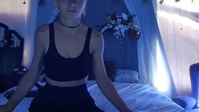 POPPY_XO from StripChat