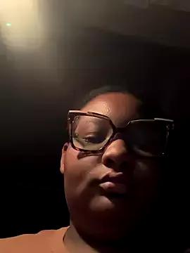 PoppyLuxe from StripChat is Freechat