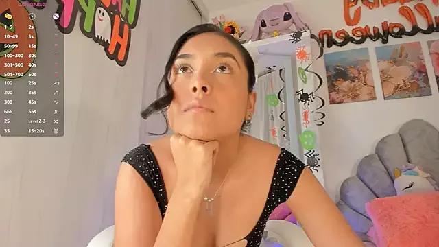 pretty-millie from StripChat is Freechat
