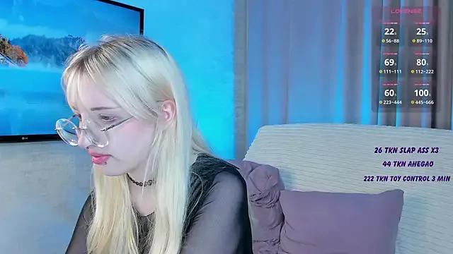 Explore our live girls sluts from our Custom and Multi clubs and checkout exclusive access to highly interactive content, such as shape, hair, titties, pussy type and many more.