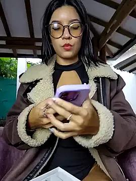 Explore our live girls sluts from our Custom and Multi clubs and checkout exclusive access to highly interactive content, such as shape, hair, titties, pussy type and many more.