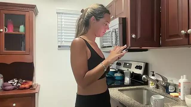 prettyykitty22 from StripChat is Freechat