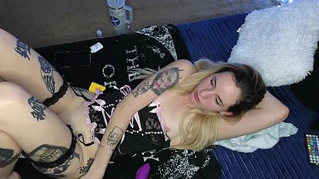 Explore our live girls sluts from our Custom and Multi clubs and checkout exclusive access to highly interactive content, such as shape, hair, titties, pussy type and many more.