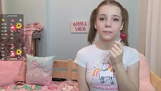 Photos of PrincessLittleKiki from StripChat is Freechat