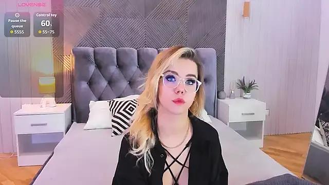 PrincessSlay from StripChat is Freechat