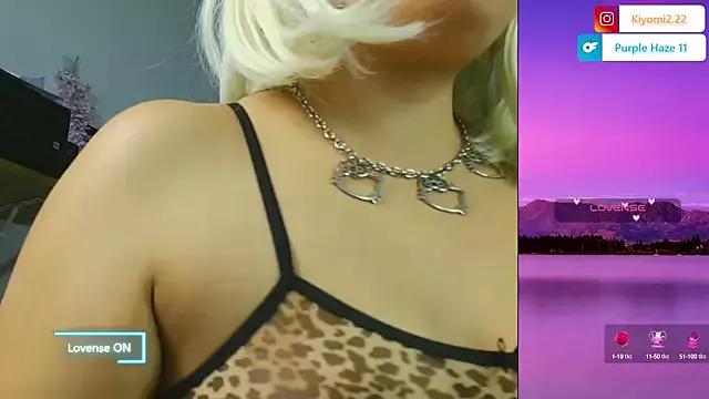 PurpleHaze17 from StripChat