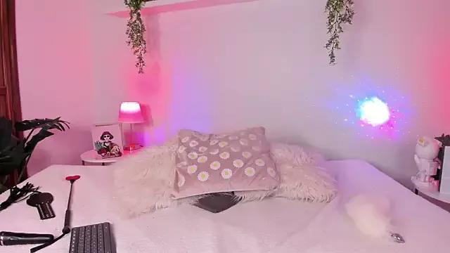 Explore our live girls sluts from our Custom and Multi clubs and checkout exclusive access to highly interactive content, such as shape, hair, titties, pussy type and many more.
