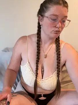 PussiesnCream_ from StripChat