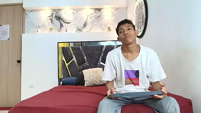 Explore our live girls sluts from our Custom and Multi clubs and checkout exclusive access to highly interactive content, such as shape, hair, titties, pussy type and many more.