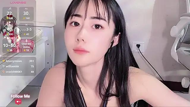qiqi-- from StripChat