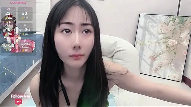 qiqi-- from StripChat