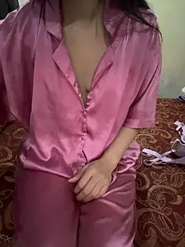 Queen-35 from StripChat is Freechat