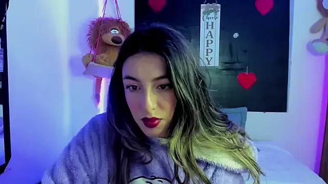 Explore our live girls sluts from our Custom and Multi clubs and checkout exclusive access to highly interactive content, such as shape, hair, titties, pussy type and many more.