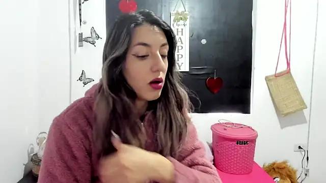 queen-natty from StripChat